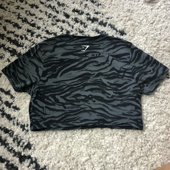 Gymshark animal graphic crop top - Picture 2 of 2